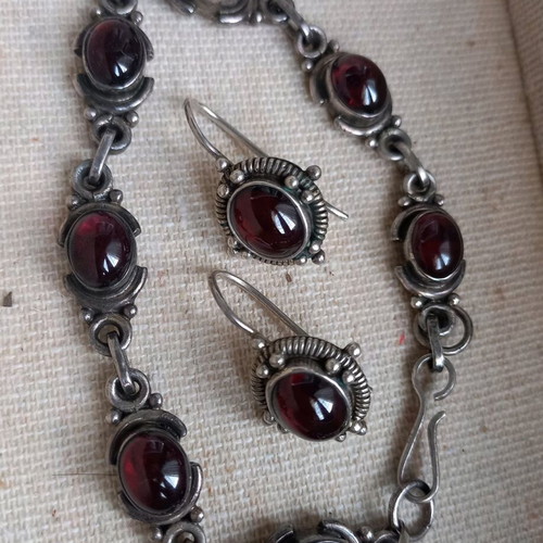 Earrings and bracelet with natural garnets, 925 silver, used, vintage