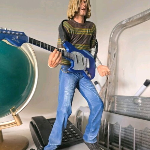 Kurt Cobain 18 Inch Figure like new, plays music