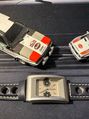 Audi ρολόι χειρός μεταχειρισμένο, vintage elegant σχεδιασμός, navy blue δερμάτινο λουρί