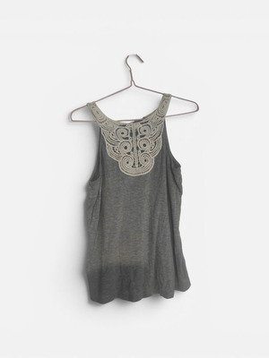 Gray sleeveless shirt size S used