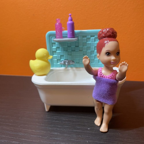 Mattel Barbie Skipper Babysitter bath time playset like new