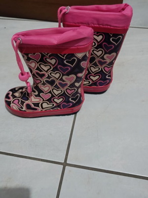 Girls' pink rain boots used, size 25, heart pattern