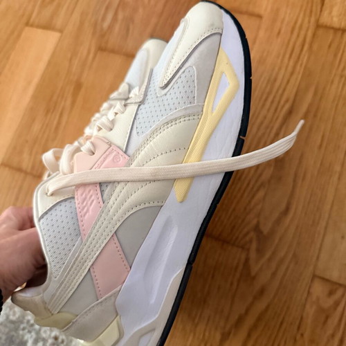 Puma sneakers athletic like new, size 40, beige and pink