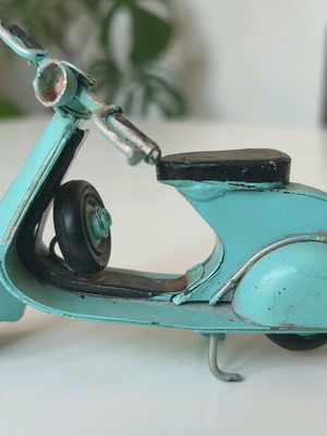 Retro Metal Vespa Scooter Miniature like new, collectible