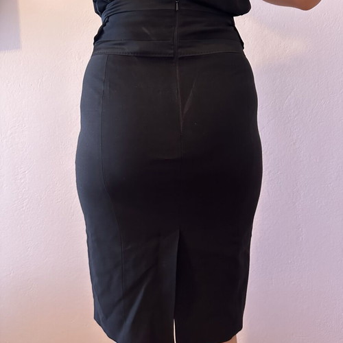 Karen Millen black skirt knee-length like new, size S