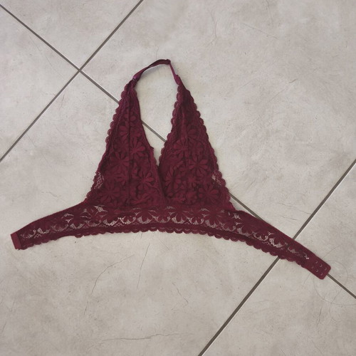 Bralette Shein like new, red lace, adjustable size