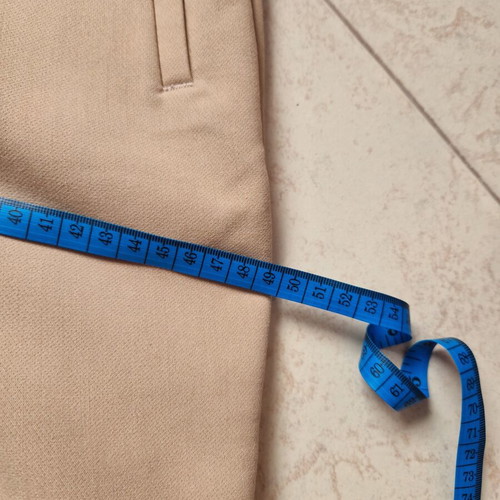 Zara cigarette pants size Small like new, beige