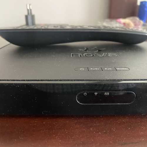 Nova decoder like new with power supply and remote control