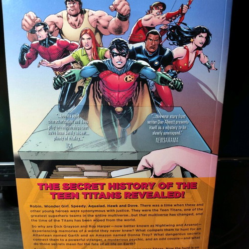 Titans Hunt comic in like new condition