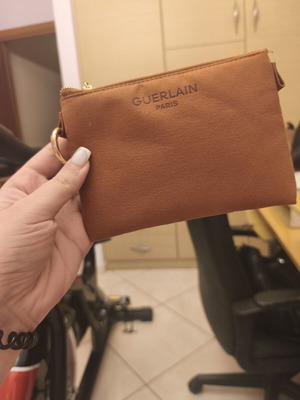 Guerlain τσαντάκι καλλυντικών σε καφέ