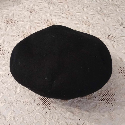 Vintage black felt beret hat like new size M