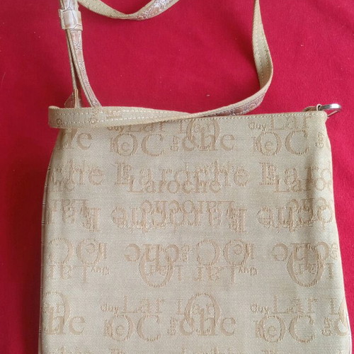 Guy Laroche women's shoulder bag vintage used, beige
