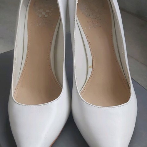 Vince Camuto Napa leather pumps size 36.5 used, white