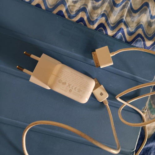 Apple iPad 3rd generation with charger and case