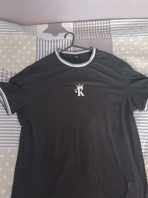 Men's black XL T-shirt new with print and elastic cuffs