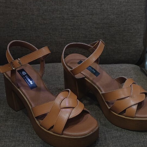 Leather women's sandals new, tan, sizes 36 and 41