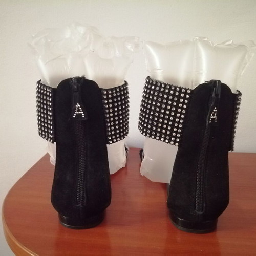 Italian women's gladiator sandals used, black leather with crystals size 39-40