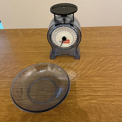 Analog kitchen scale with 1000gr bowl Giotis new