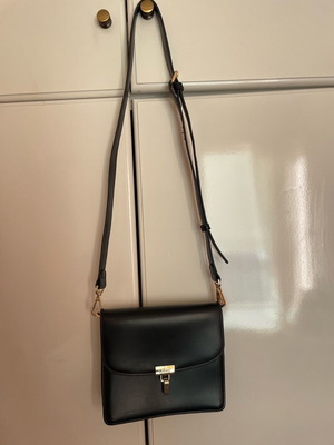 Axel crossbody bag used, black and pink