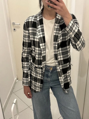 Checked blazer like new, black and white, size S