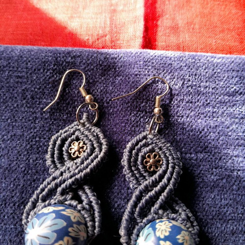 Macrame earrings blue like new, denim color