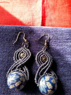 Macrame earrings blue like new, denim color