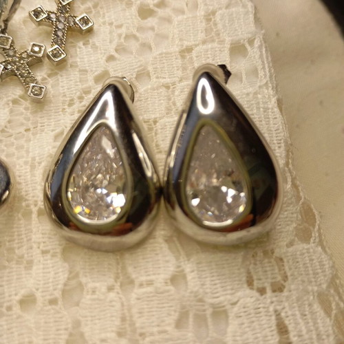 Stainless steel earrings like new, pack of 5 pairs
