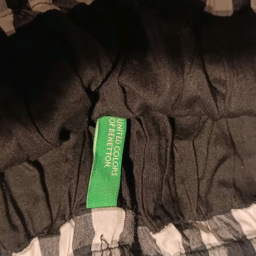 Benetton checked skirt for girls like new, black and white