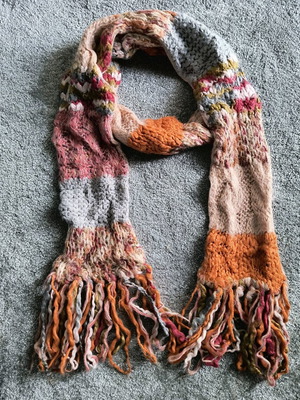 Μάλλινο κασκόλ vintage μεταχειρισμένο, χρωματιστό