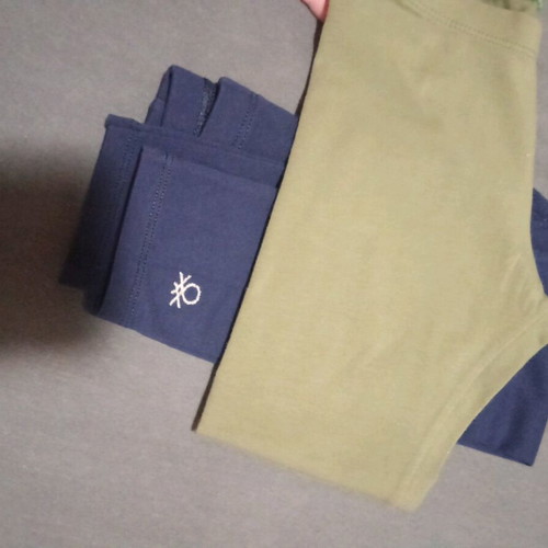 Benetton leggings pack of 2 for 4-5 years like new, khaki and dark blue