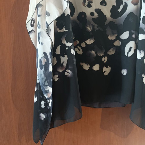 Dina blouse butterfly style black and beige like new, XXL