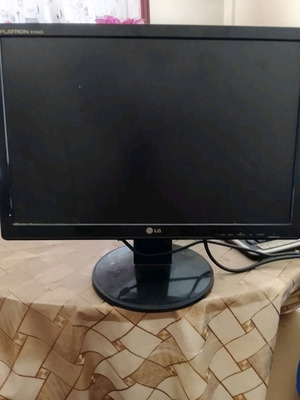LG 21" computer monitor used