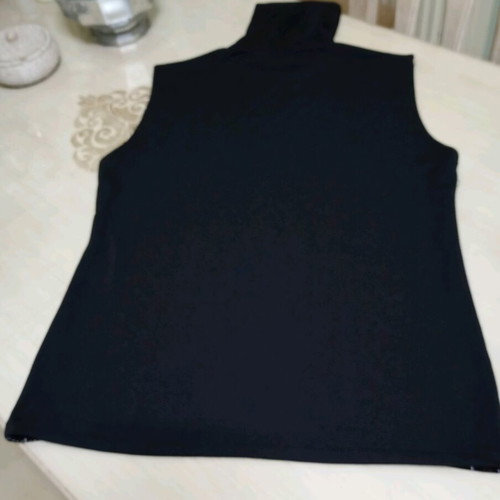 Women's elastic shiny blouse like new, black and pink