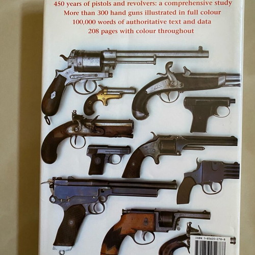 Book with pistol descriptions in English, like new