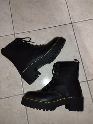 Voi&Noi women's black ankle boots size 39 new
