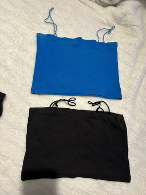 Set of 2 tops like new, black and blue, size M