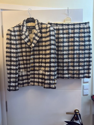 Escada German 40 suit set with silk skirt like new