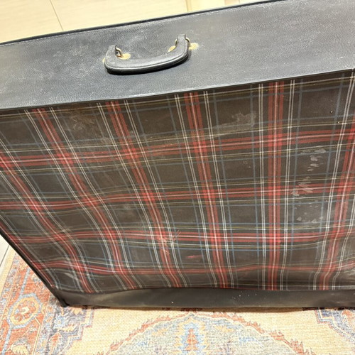 Vintage suitcase used, blue and red, spacious, 75x63x20 cm