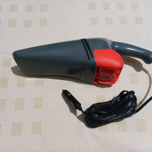 Black & Decker AV1205 car vacuum cleaner like new 12V
