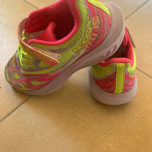 Asics Noosa Tri 15 GS kids' athletic shoes size 33 used, multicolor