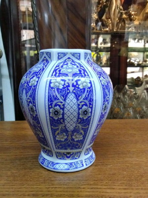 Handmade porcelain vase like new, blue with patterns