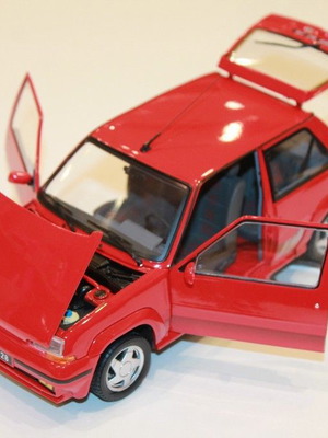 Renault 5 GT Turbo μινιατούρα 1/18 καινούργια με λεπτομέρεια