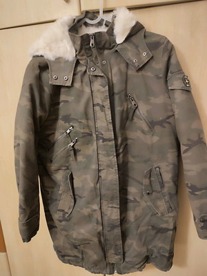 Denim camouflage parka jacket like new with fur, size M oversized