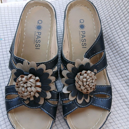Anatomic women's slippers like new, black with beige, size 38