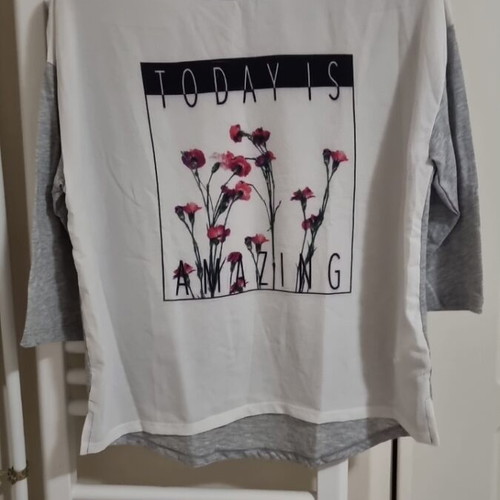 Tally Weill blouse medium size like new, 3/4 sleeve