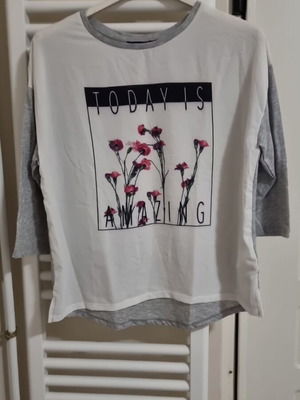 Tally Weill blouse medium size like new, 3/4 sleeve