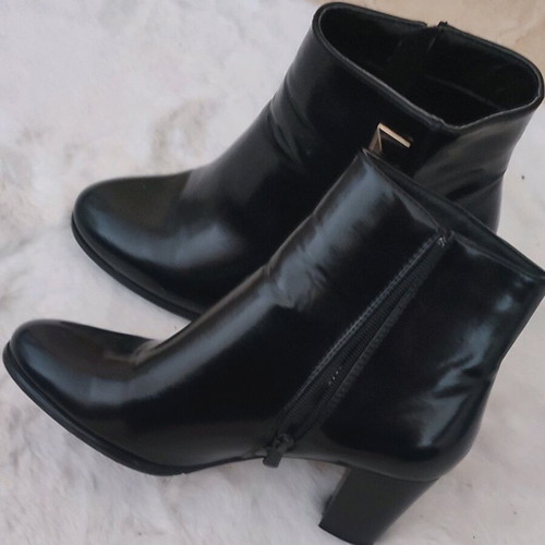 A To Z Greek ankle boots black, new, size 39