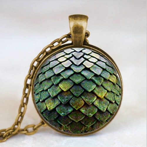 Game of Thrones Dragon Scales Pendant like new