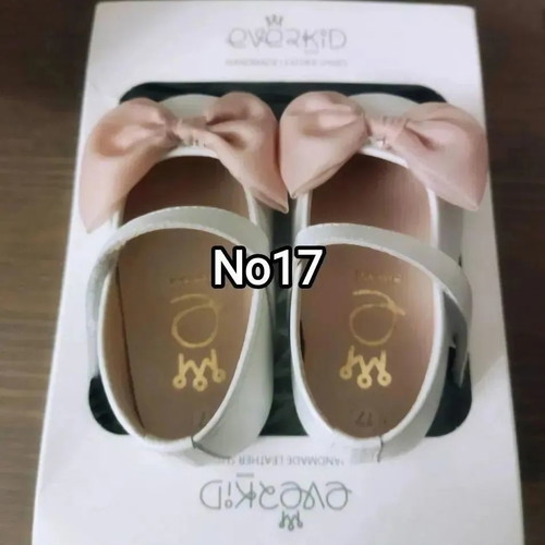 Everkid leather baptismal ballerinas used, size 17, ecru with pink bows