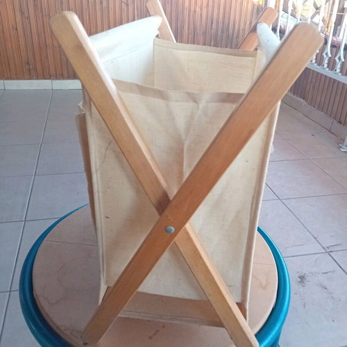 Folding fabric holder with wooden frame Nescafé like new